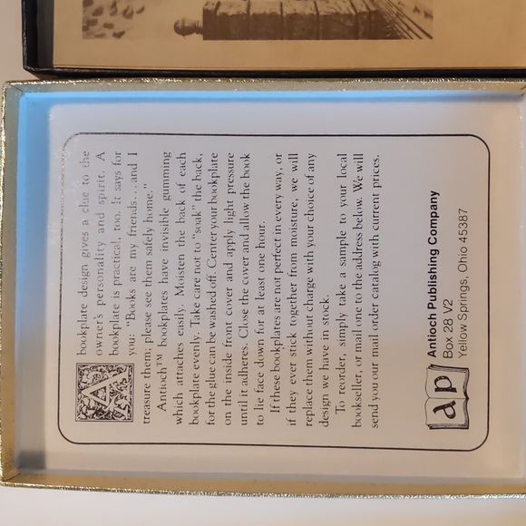 Box of 34 bookplates - Picture 2 of 3